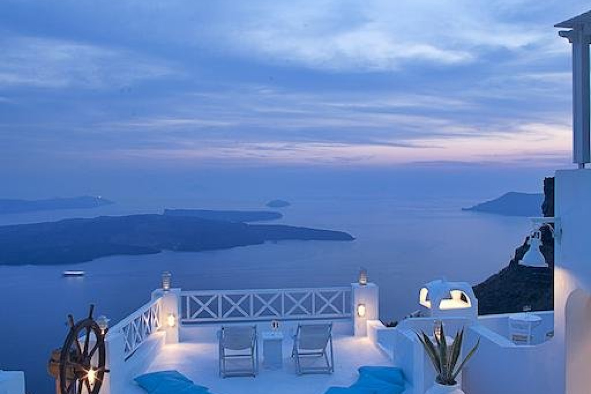 On the Rocks - Adults Only (Imerovigli - Santorini)
