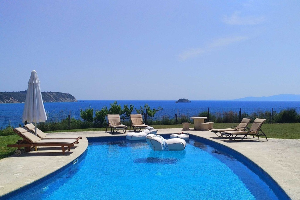 Monambeles Villas