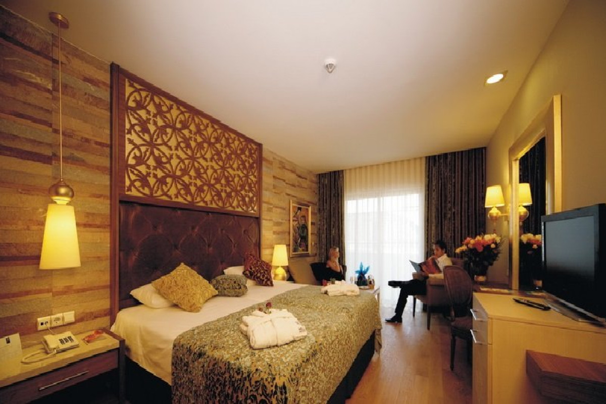 MELAS HOTEL LARA