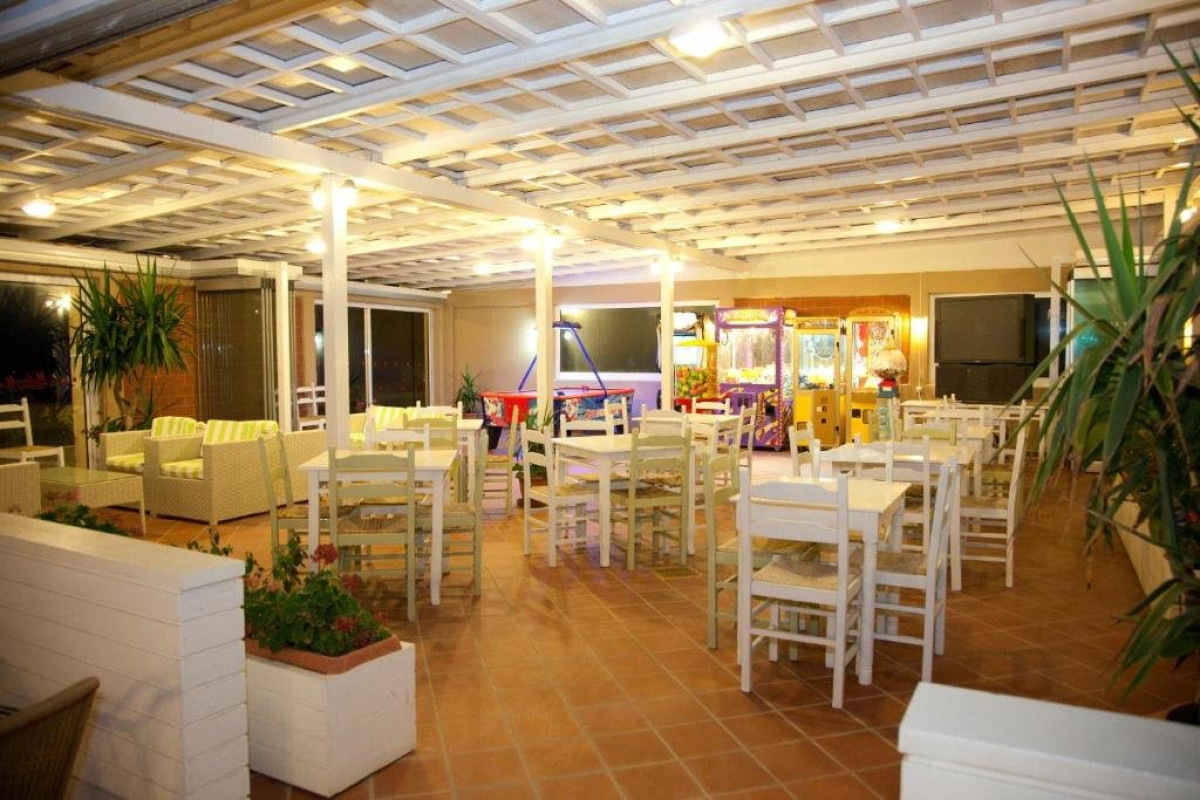 Maleme Mare Beach (C)