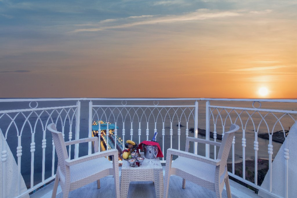 GRANADA LUXURY BEACH