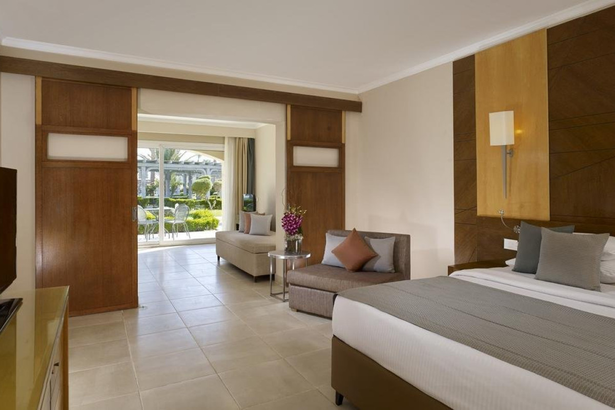 Coral Sea Water World Resort