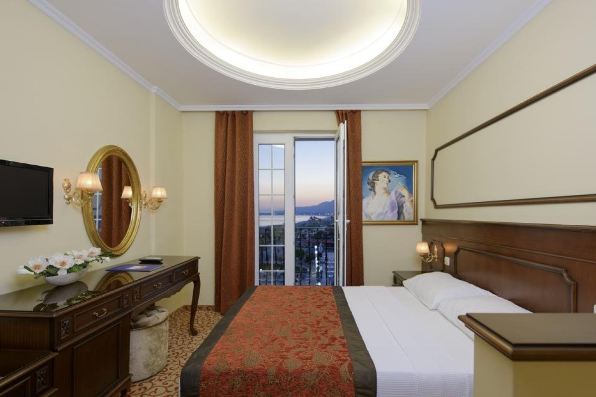 ANTIQUE ROMAN PALACE (+16 ADULT ONLY)