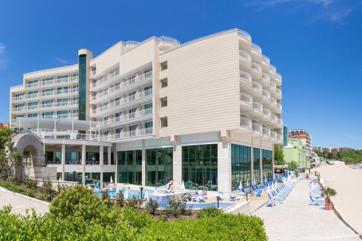 BILYANA BEACH - Adults Only 16+