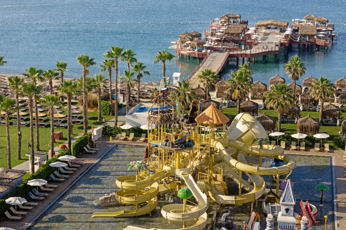 TITANIC MARDAN PALACE