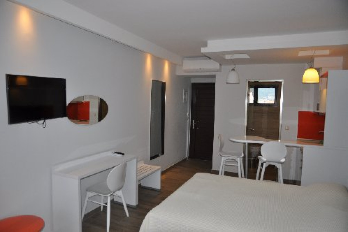 Mary s Residence Suites (Chryssi Akti)