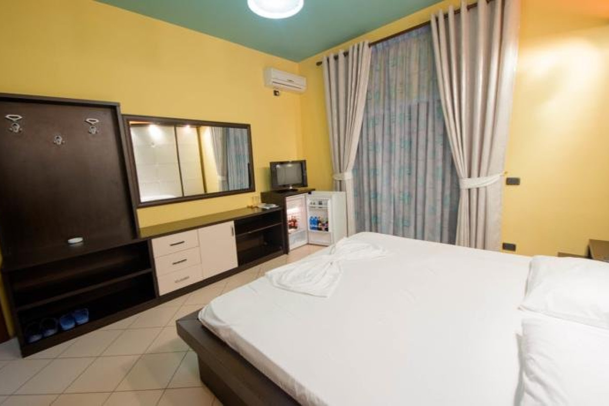 Vivas Hotel (Durres)