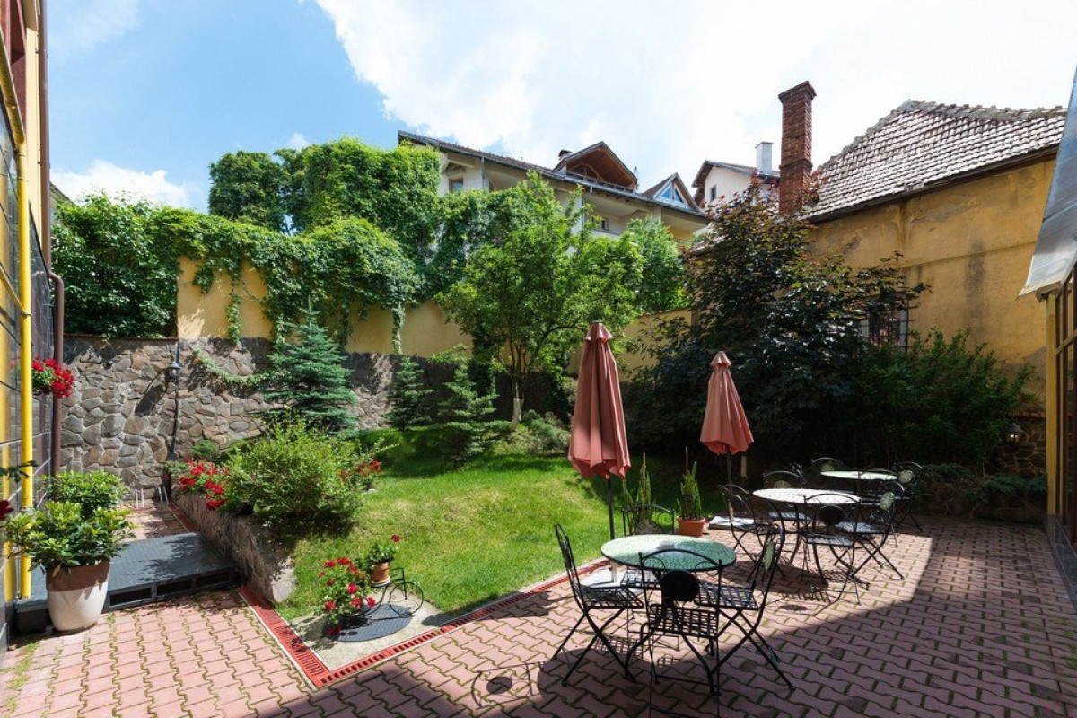 Hotel COROANA BRASOVULUI