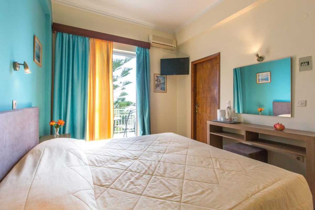 Tolon Beach Hotel (Tolo)