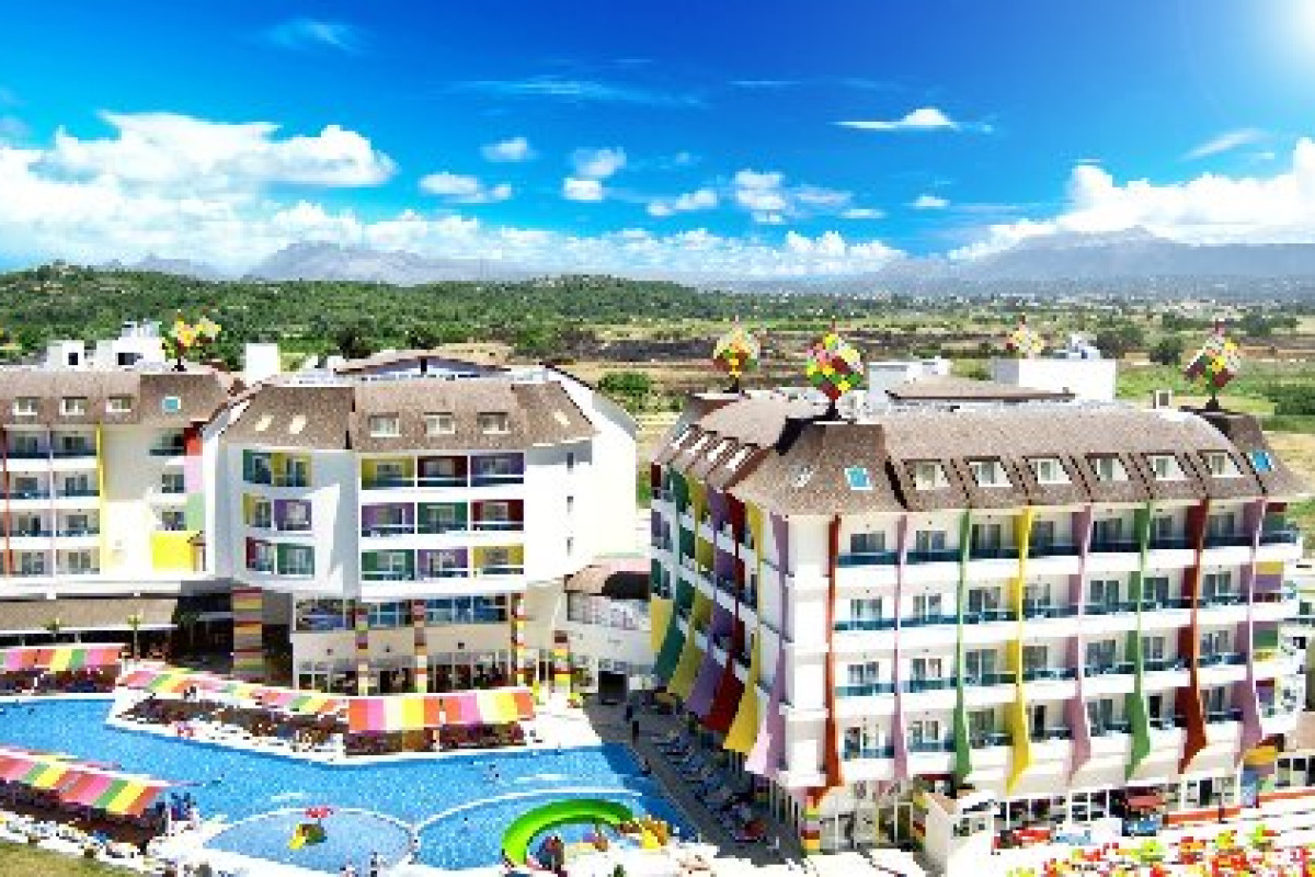 RAMADA RESORT BY WYNDHAM SIDE