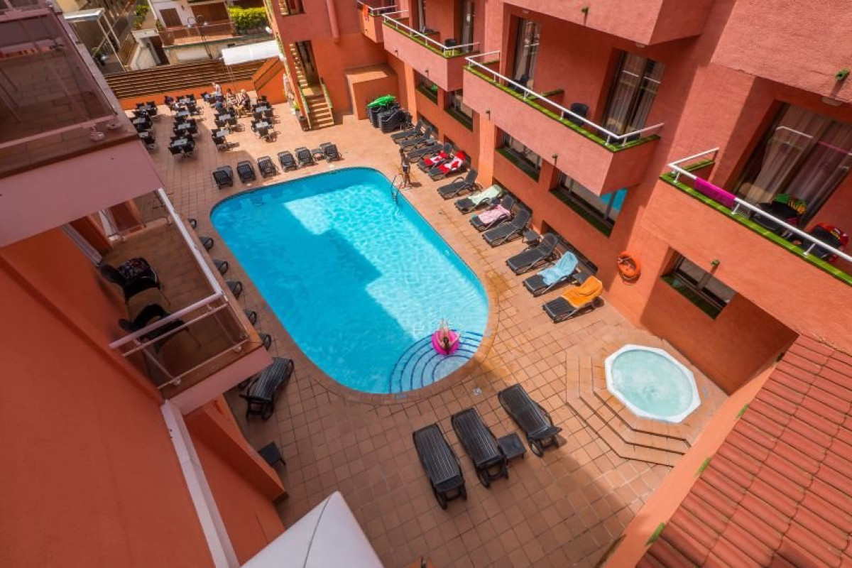 Tossa Beach Center (Tossa de Mar)