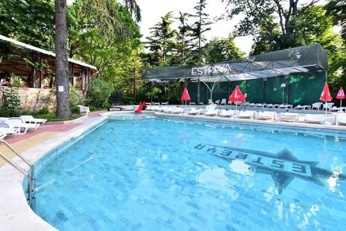 ESTREYA PALACE RESIDENCE