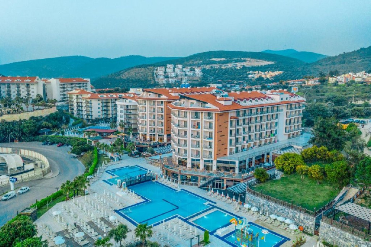 RAMADA HOTEL AND SUITES