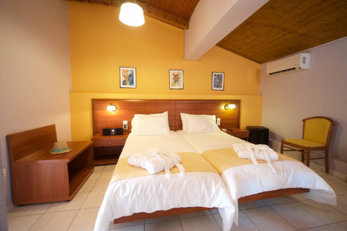 Mirabel City Center 3*