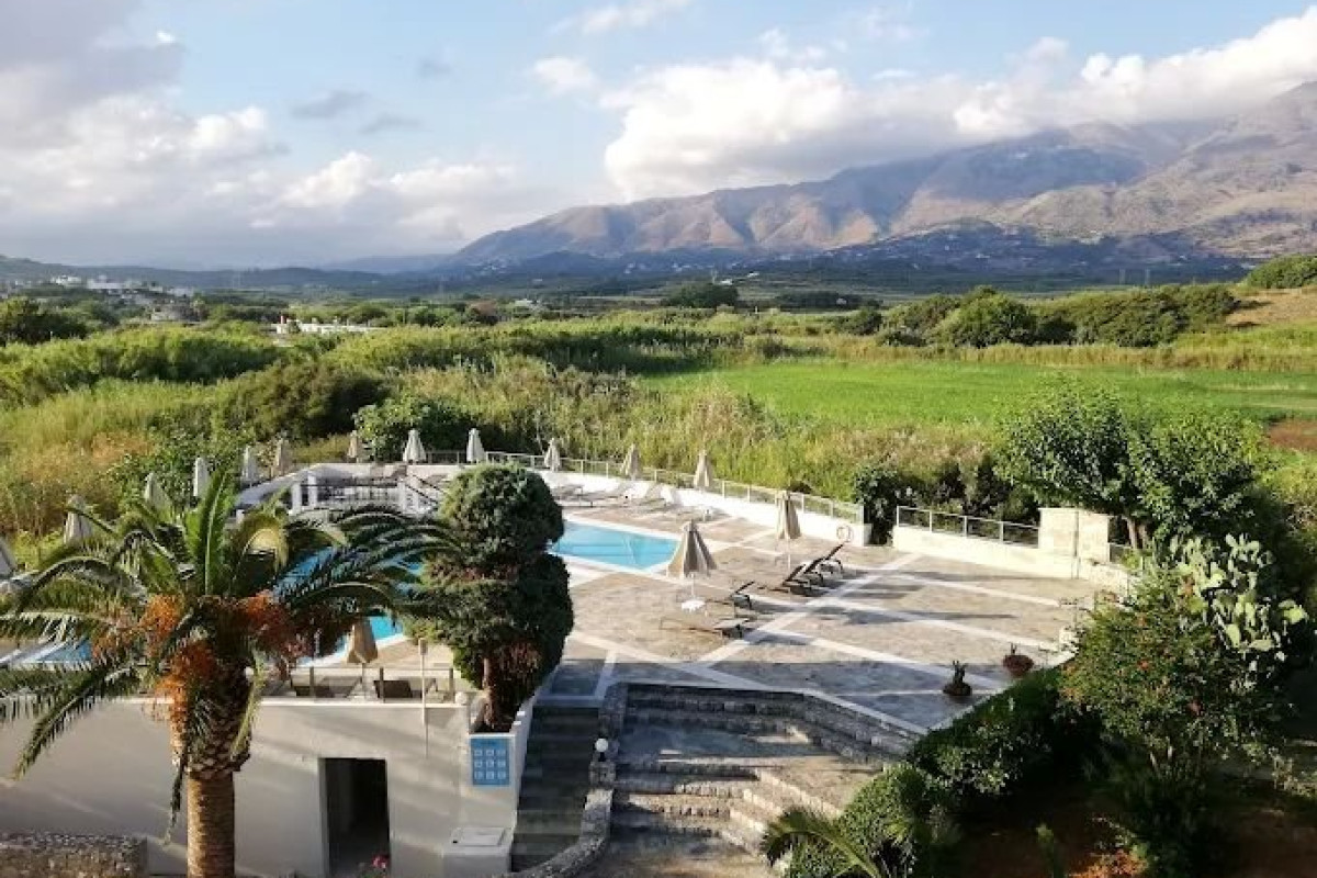 VANTARIS GARDEN (C)