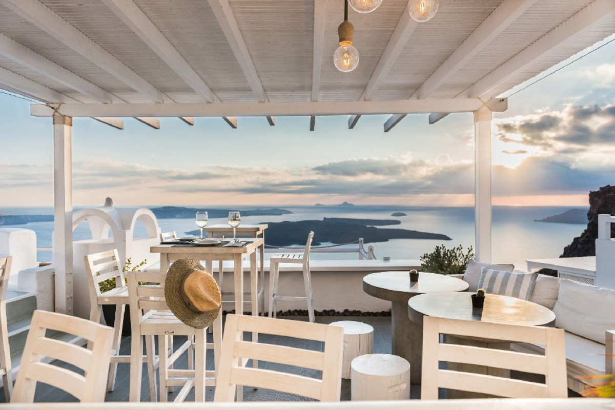 On the Rocks - Adults Only (Imerovigli - Santorini)