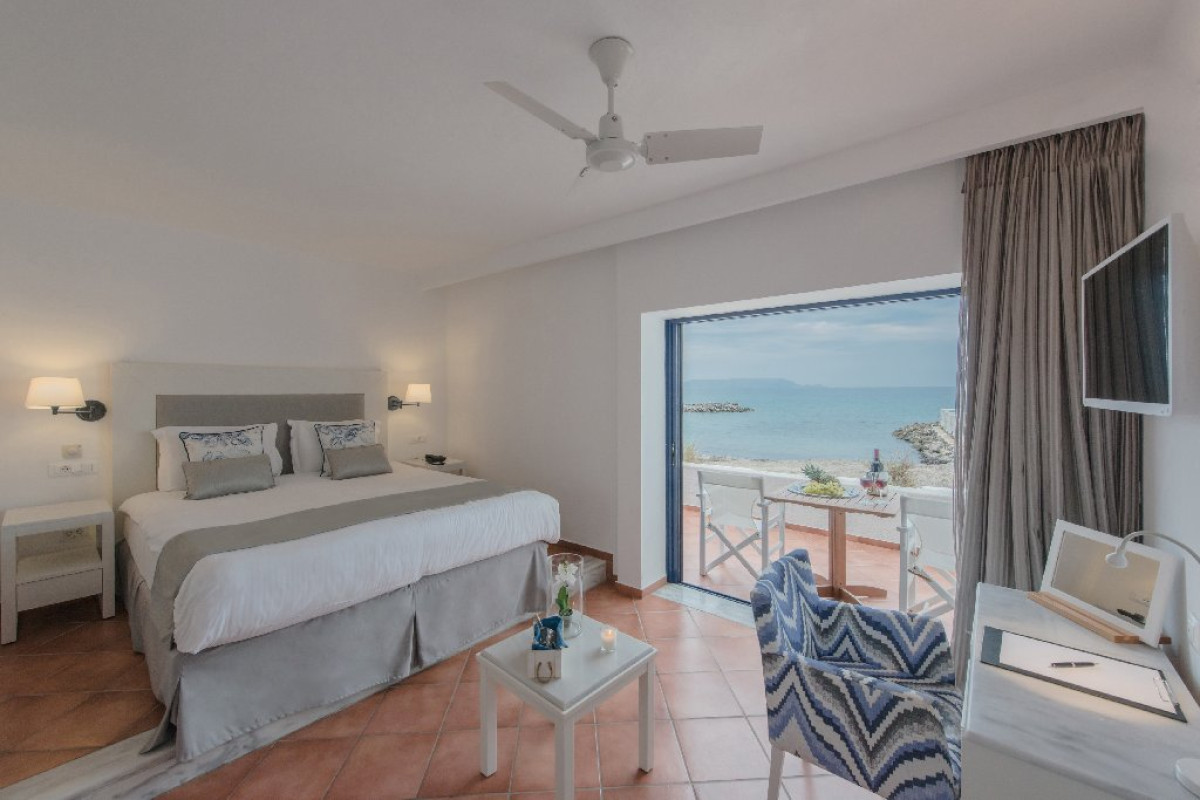 Knossos Beach Bungalows and Suites