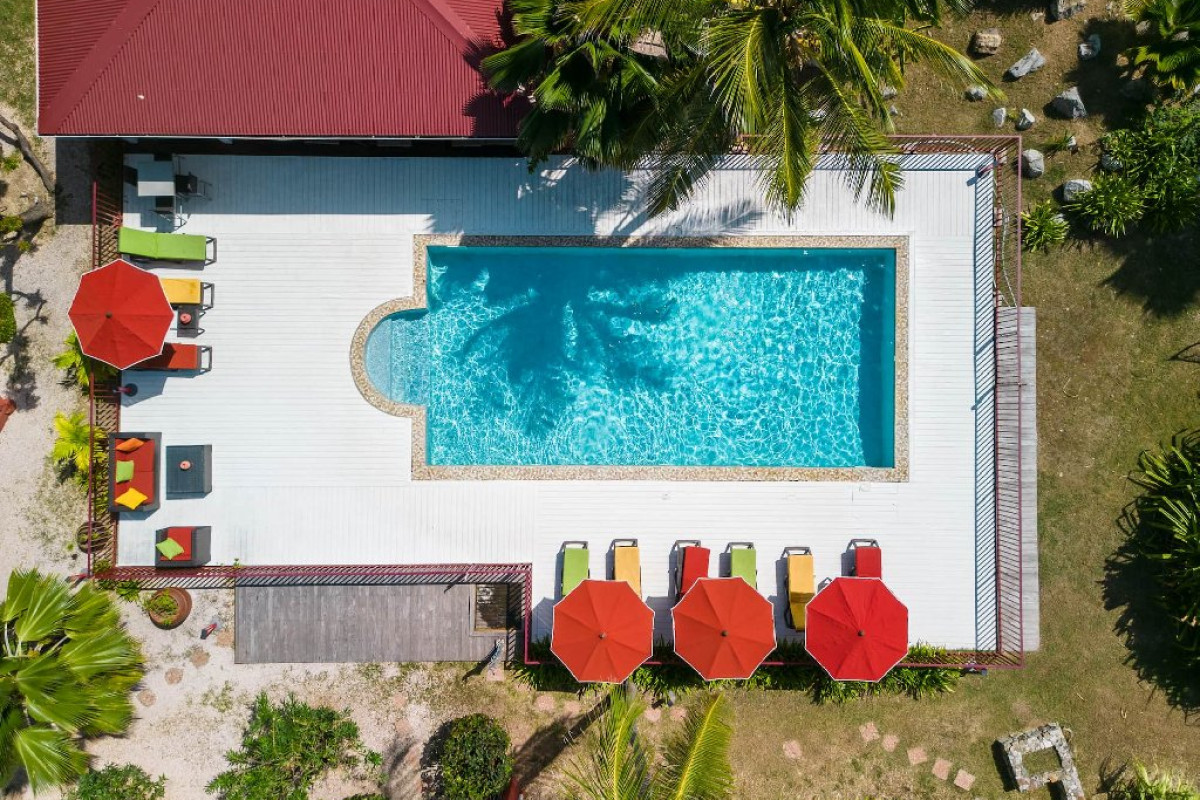 Palm Court Hotel Ep