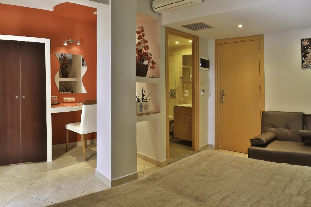 Diana Boutique (D)