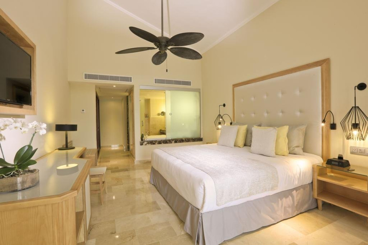 GRAND PALLADIUM PALACE RESORT AND SPA