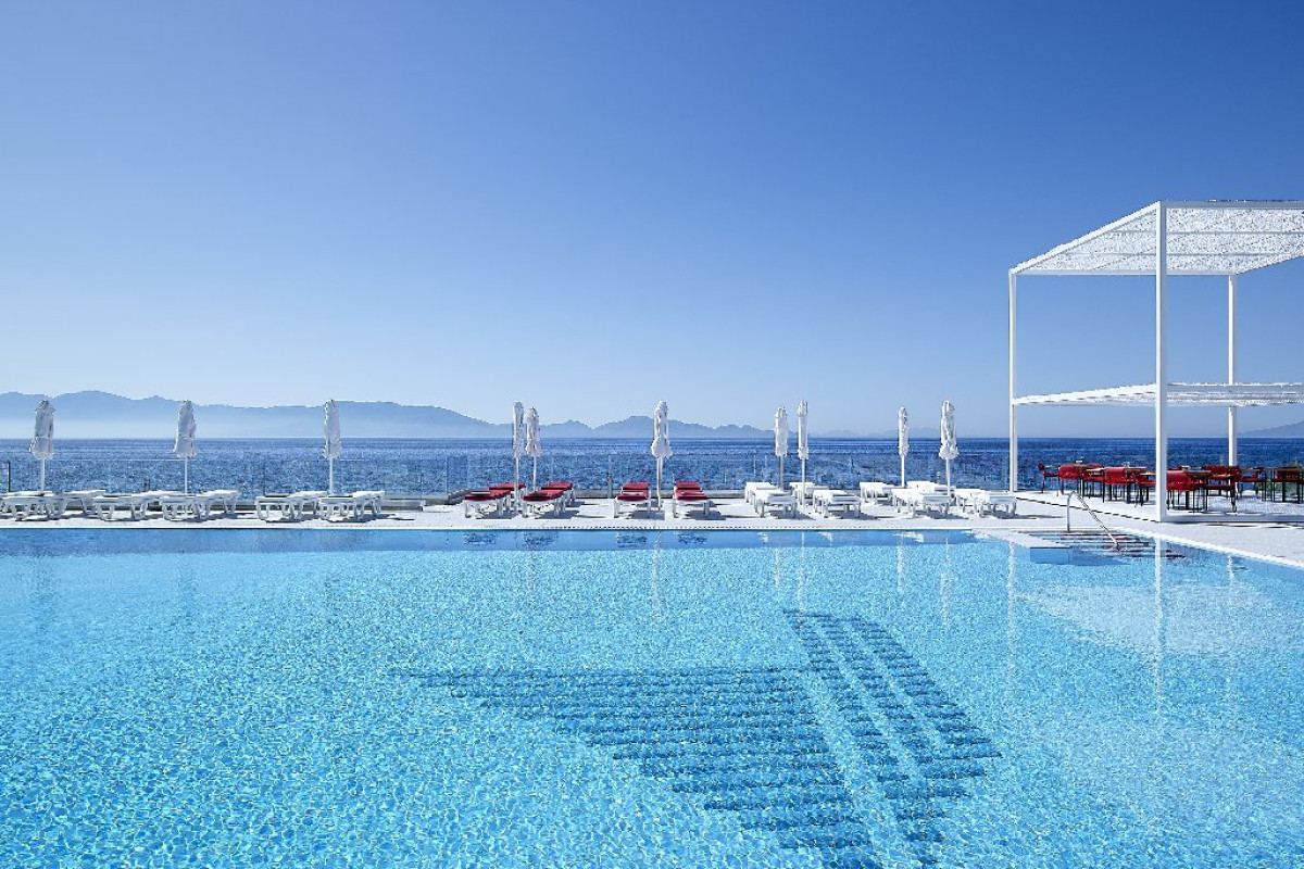 Dimitra Beach Hotel and Suites (Agios Fokas)
