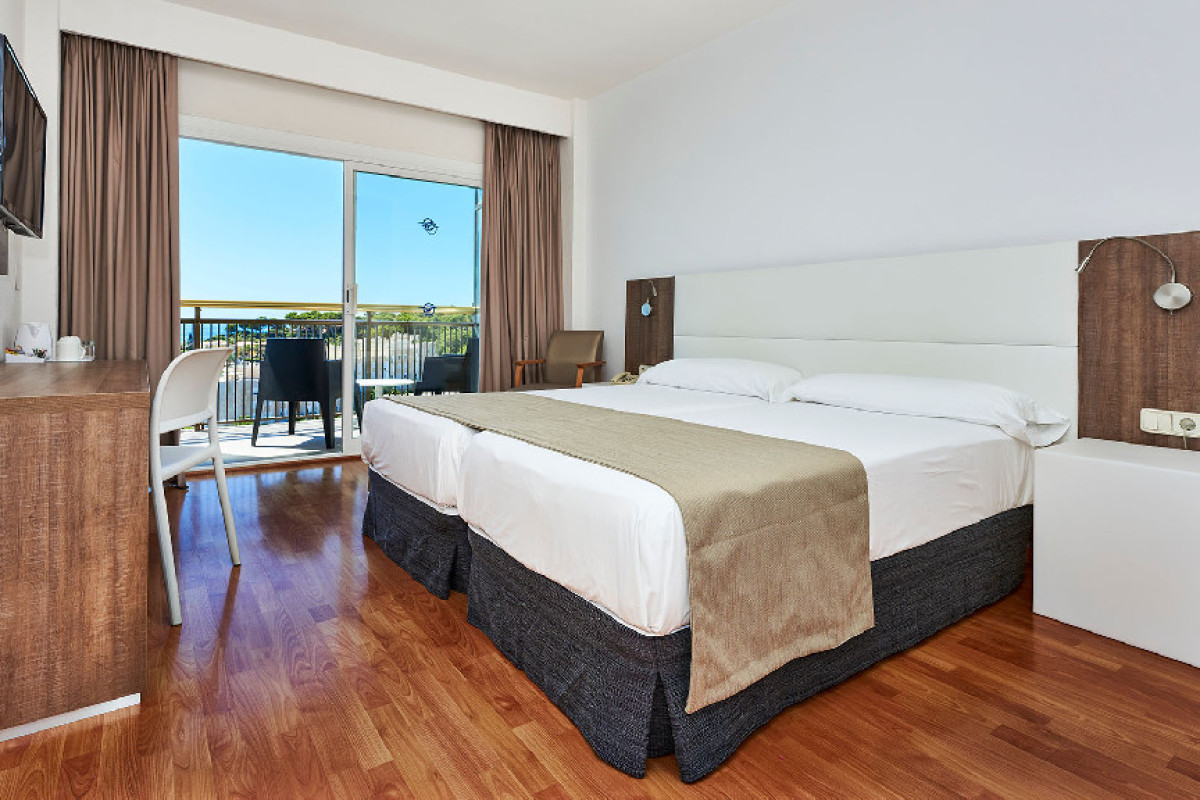 Globales Cala Vinas (Adults Only + 16)
