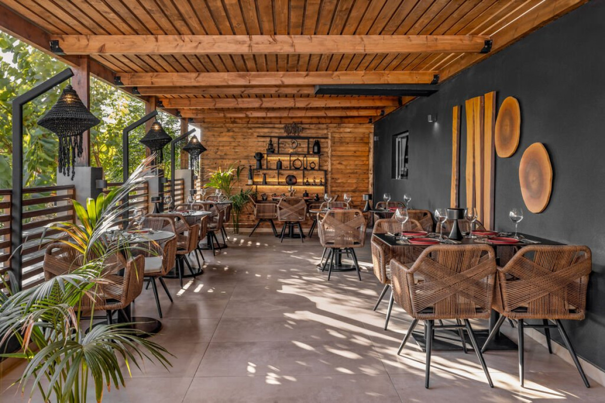 Cabana White Boutique Hotel and Suites