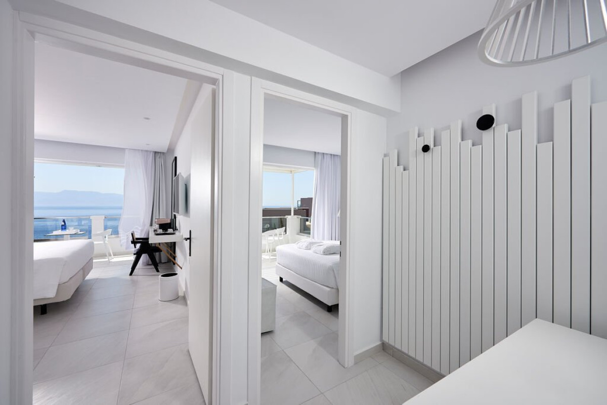 Dimitra Beach Hotel and Suites (Agios Fokas)