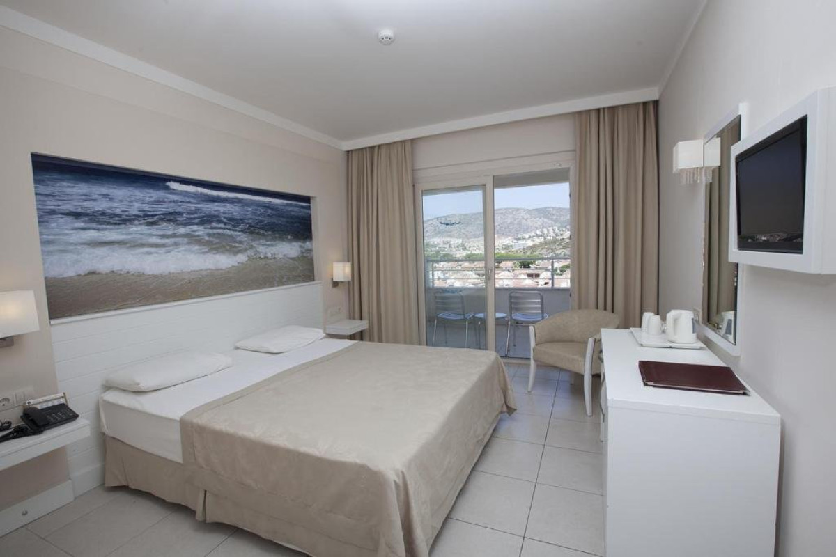 BATIHAN BEACH RESORT SPA