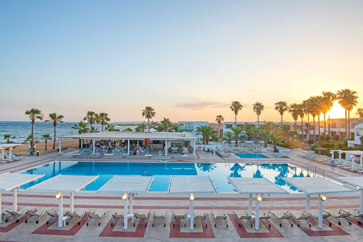 THE DOME BEACH HOTEL