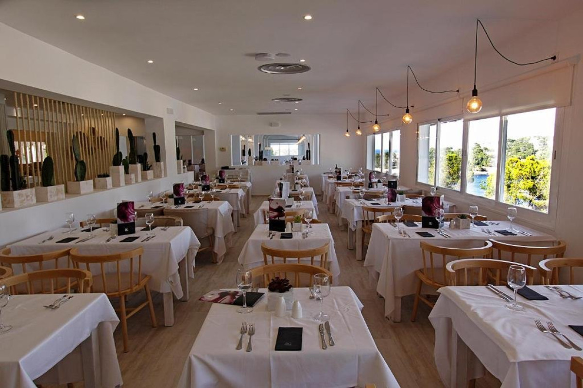 PORTINATX BEACH CLUB HOTEL
