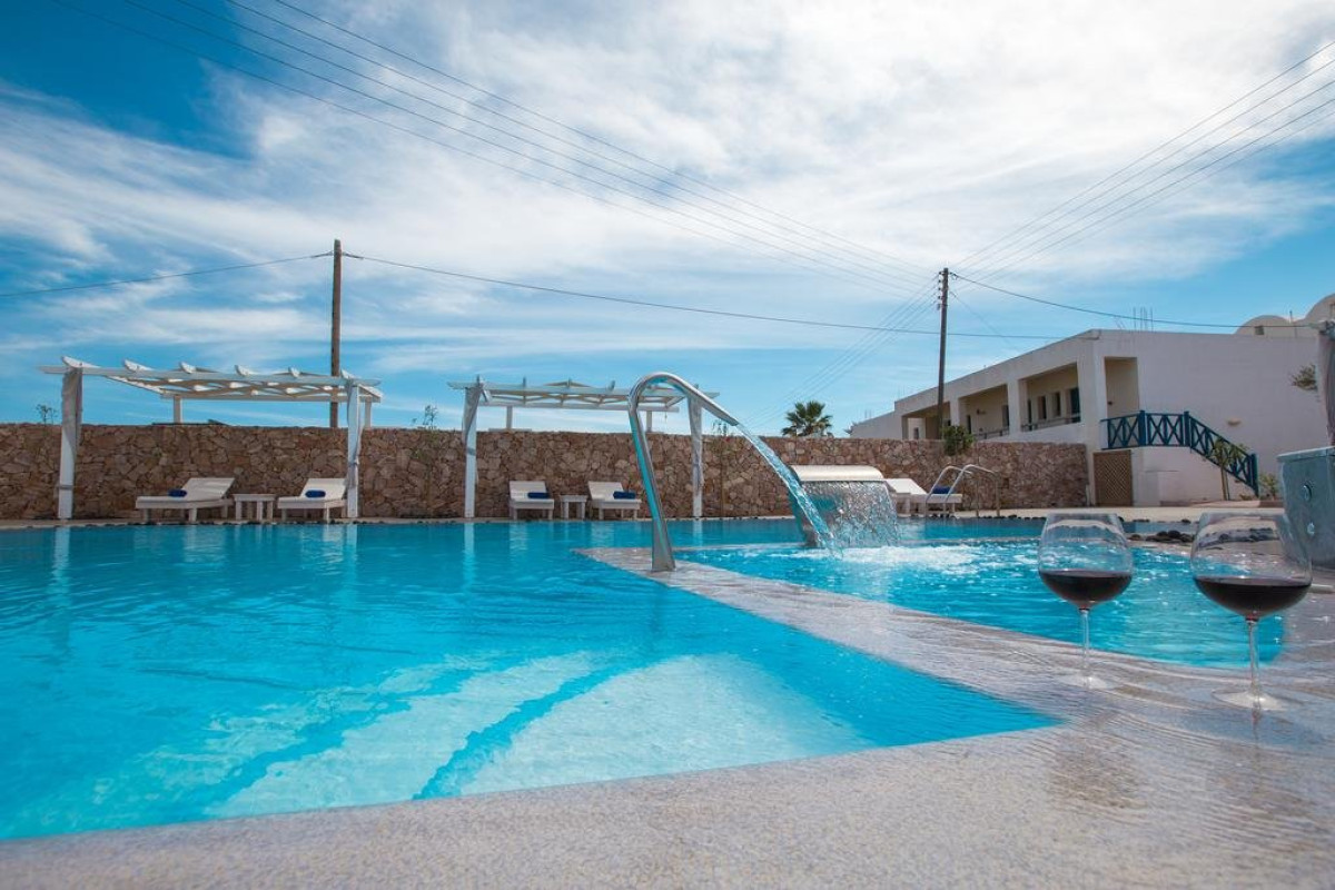 Odysseas (Perivolos - Santorini)
