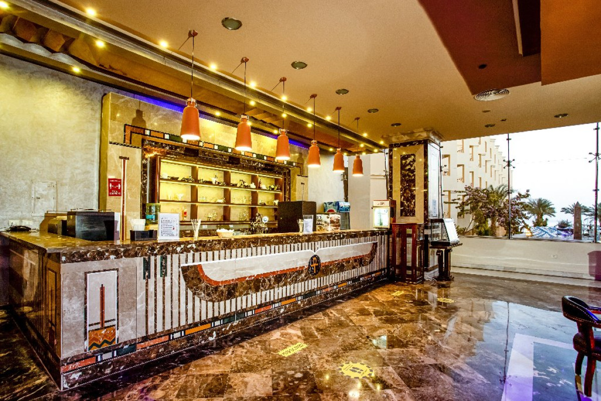 AMC ROYAL HOTEL (Recomandat 4*)