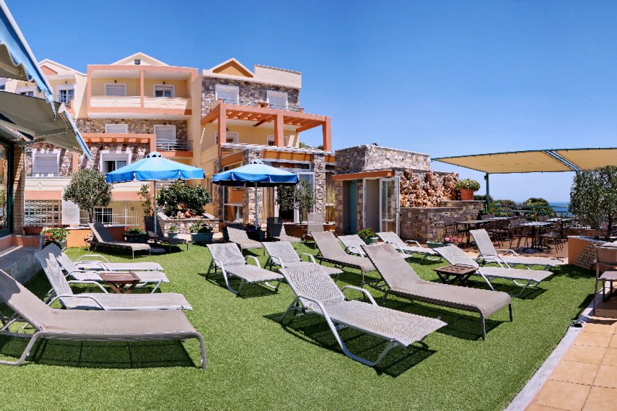 Vicky Hotel and Studios, Agios Isidoros Plomari