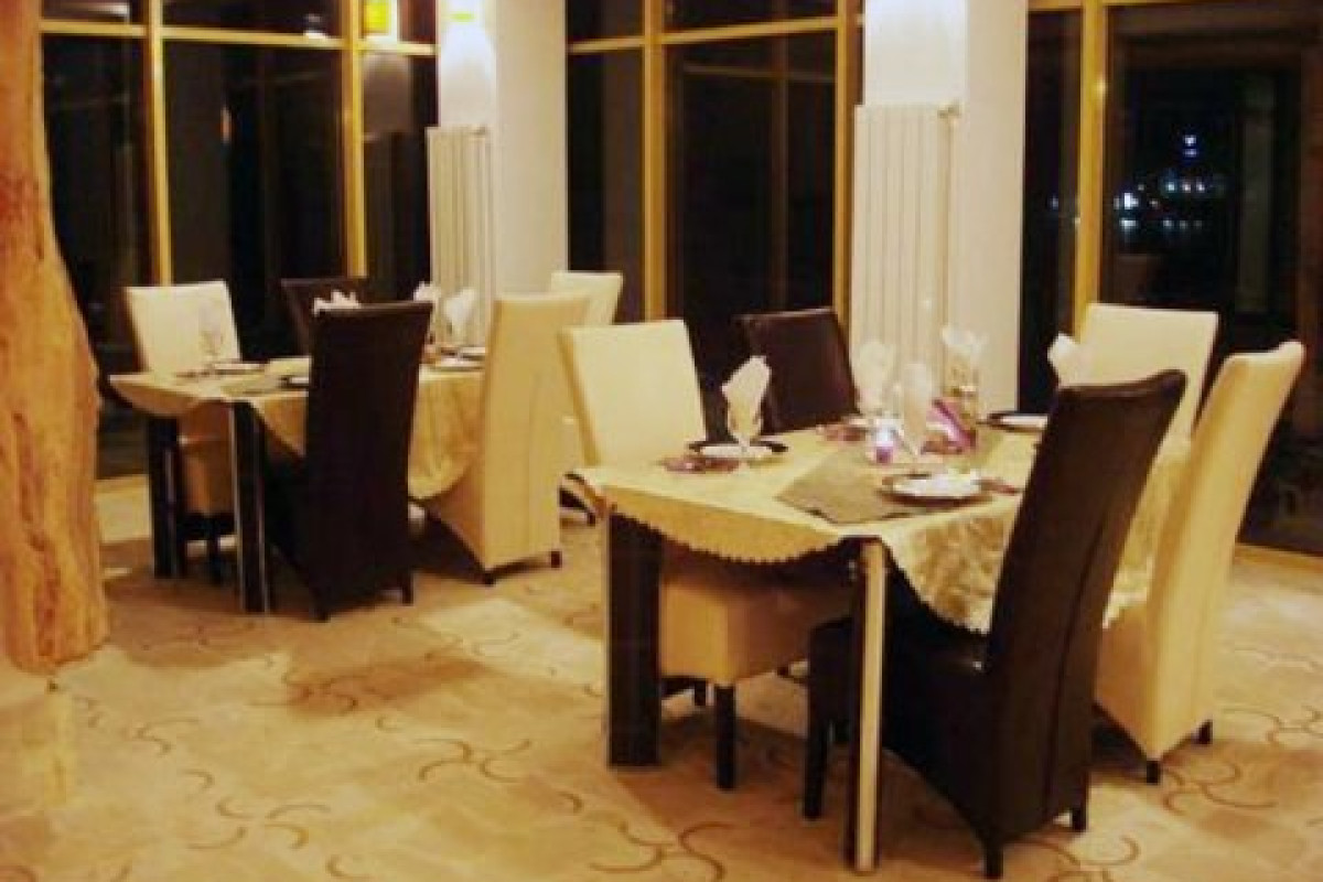Paradise Delta House - Crisan