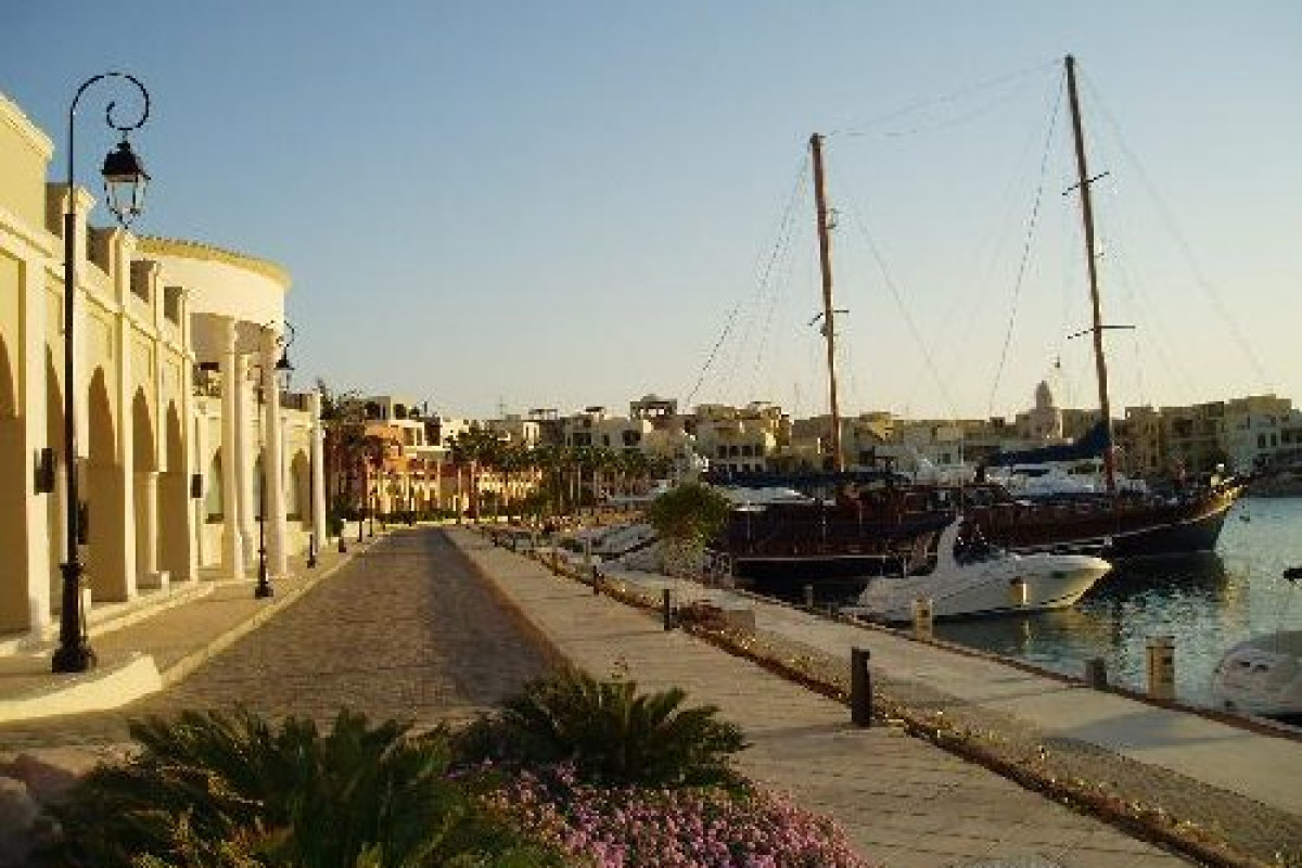 Marina Plaza