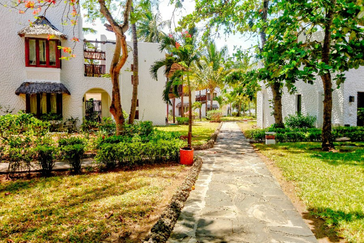 Jacaranda Indian Ocean Beach Resort