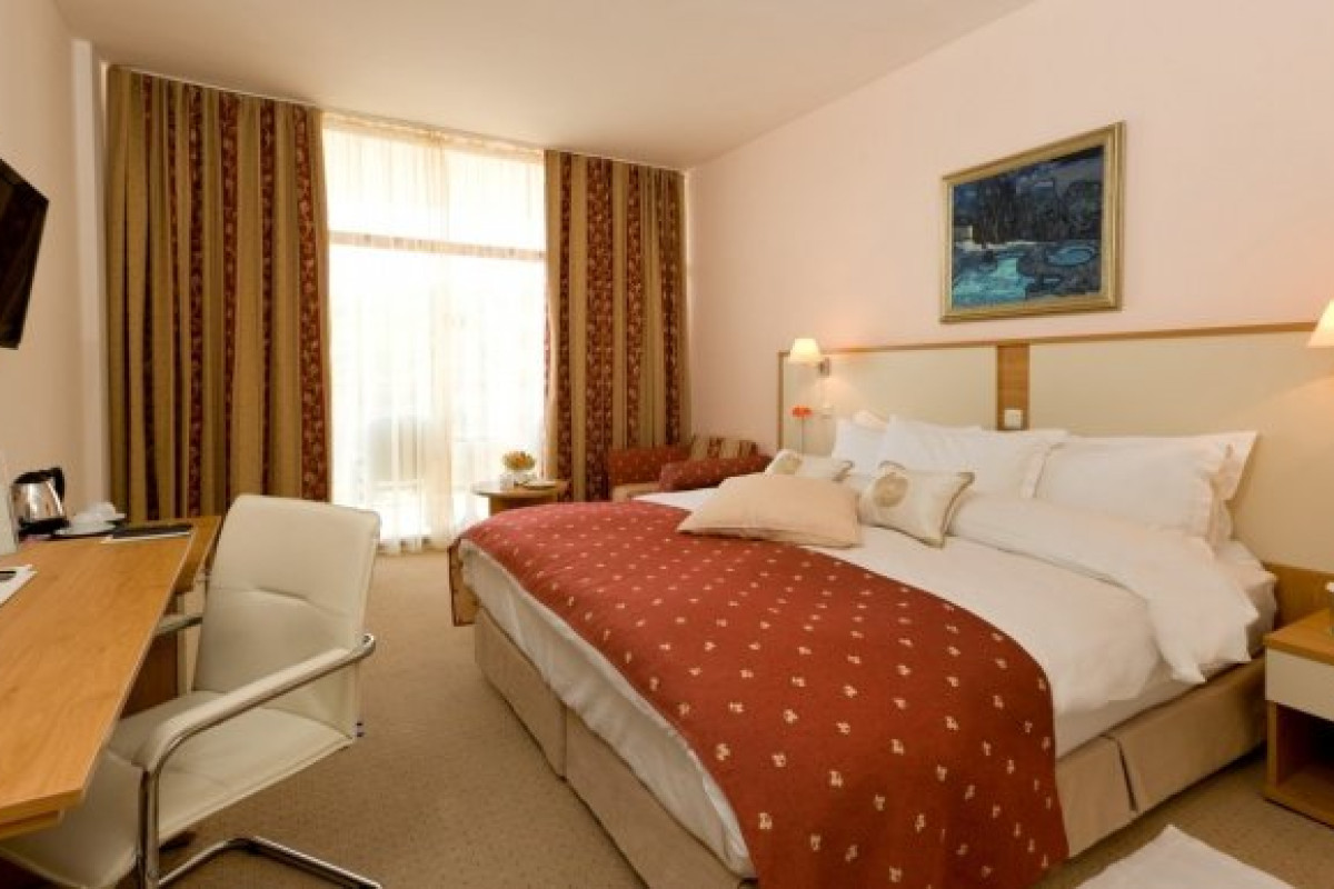 Apollo Hotel