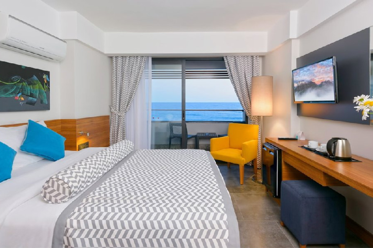 FLORIA BEACH HOTEL