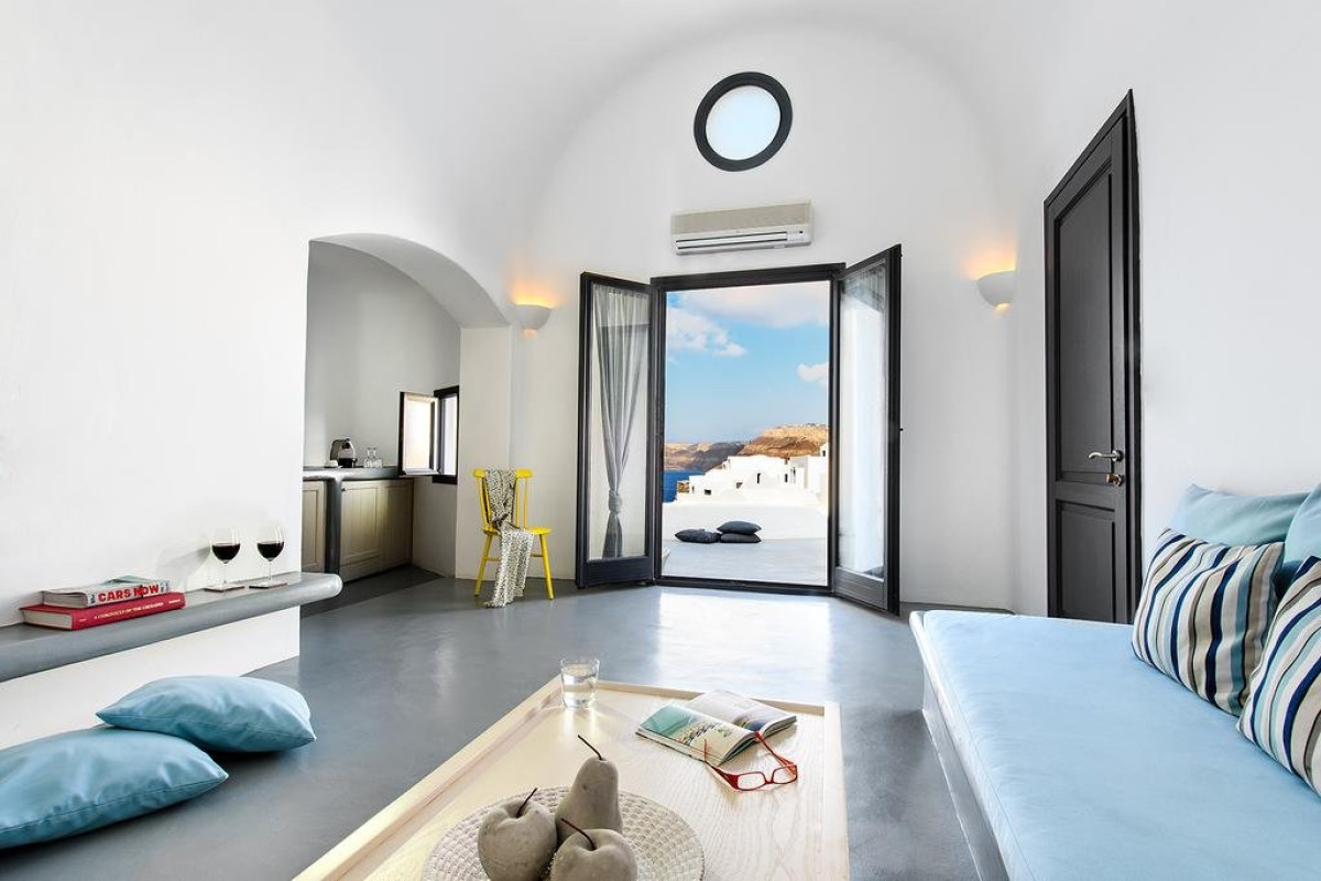 Ambassador Aegean Luxury Hotel Suites (Akrotiri - Santorini)