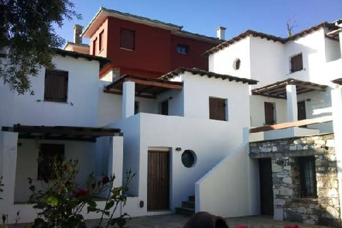 Aeolos studios & apartments