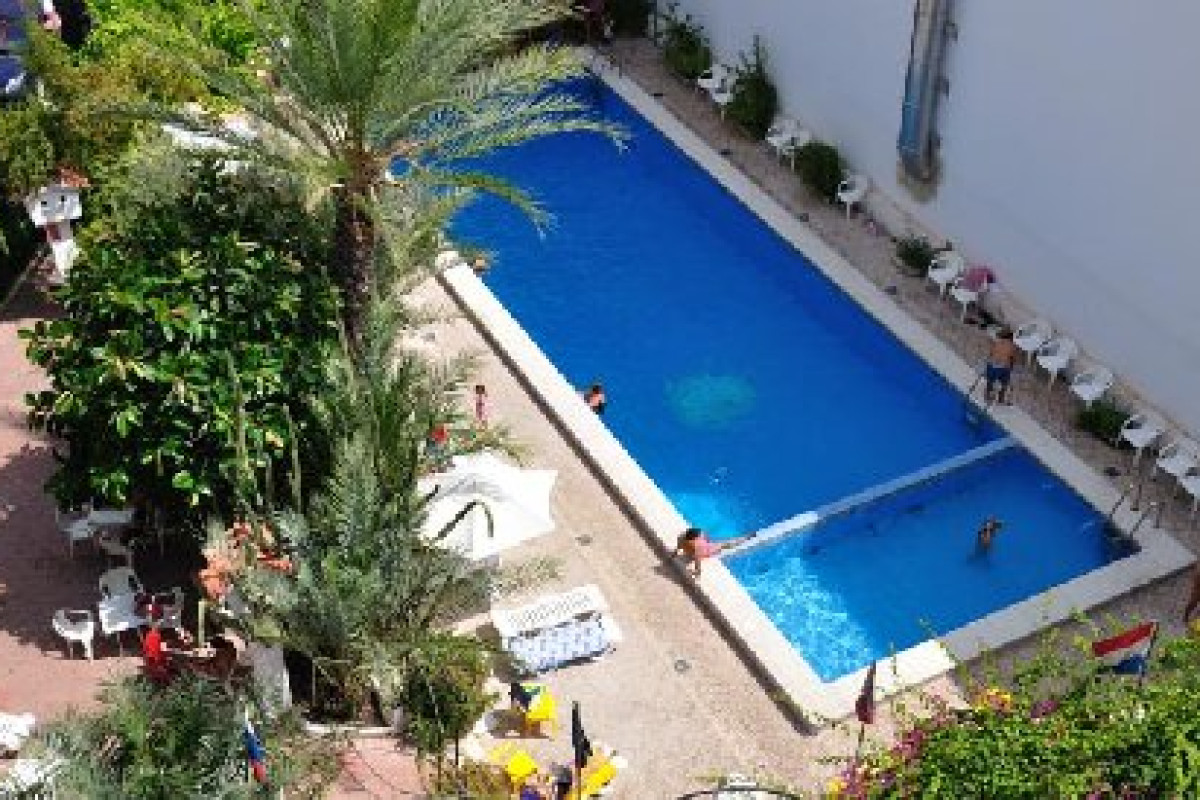 Sol y Sombra (Benidorm)