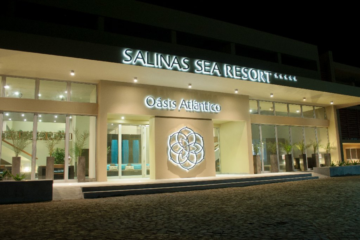 Oasis Atlantico Salinas  Sea