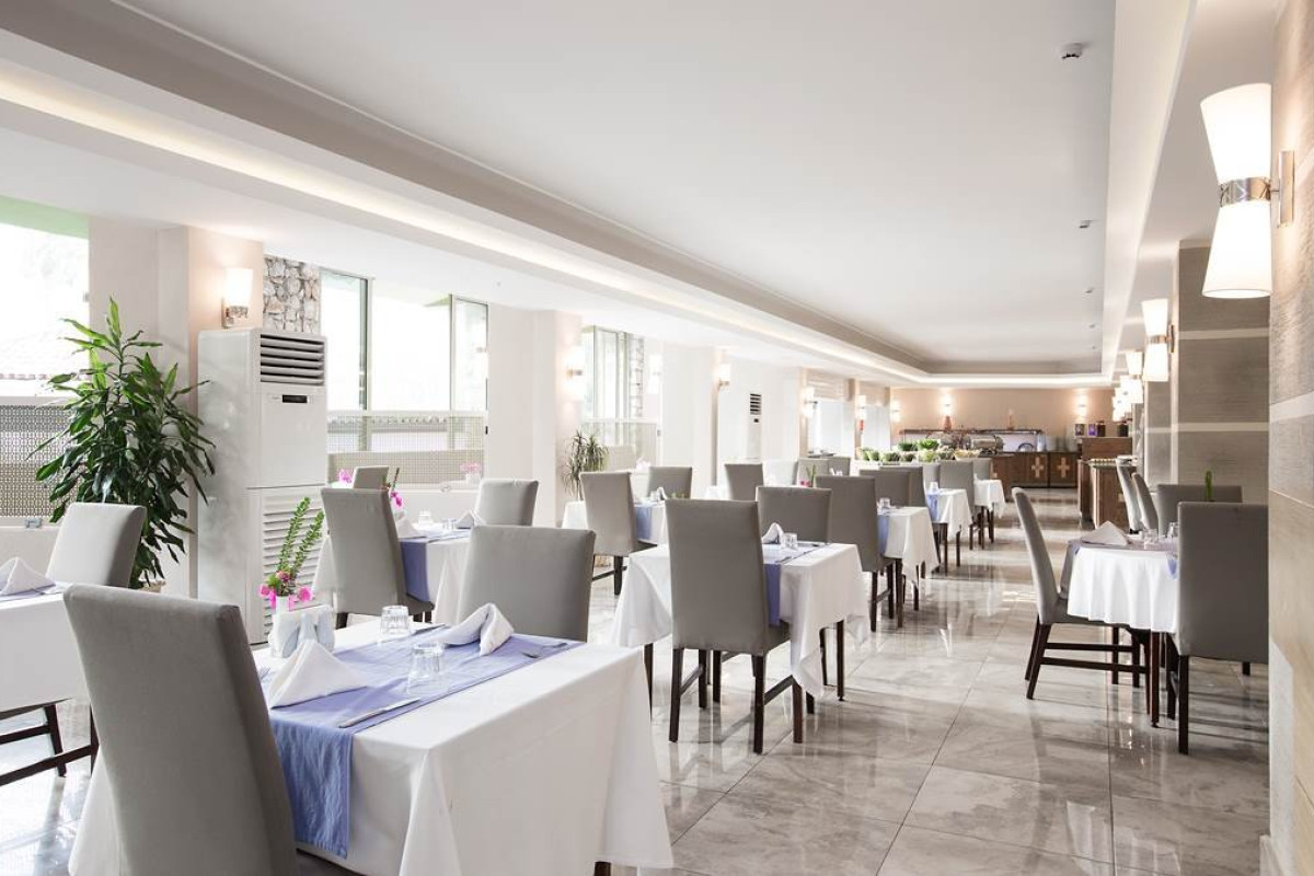 MARTI LA PERLA (Adults Only)