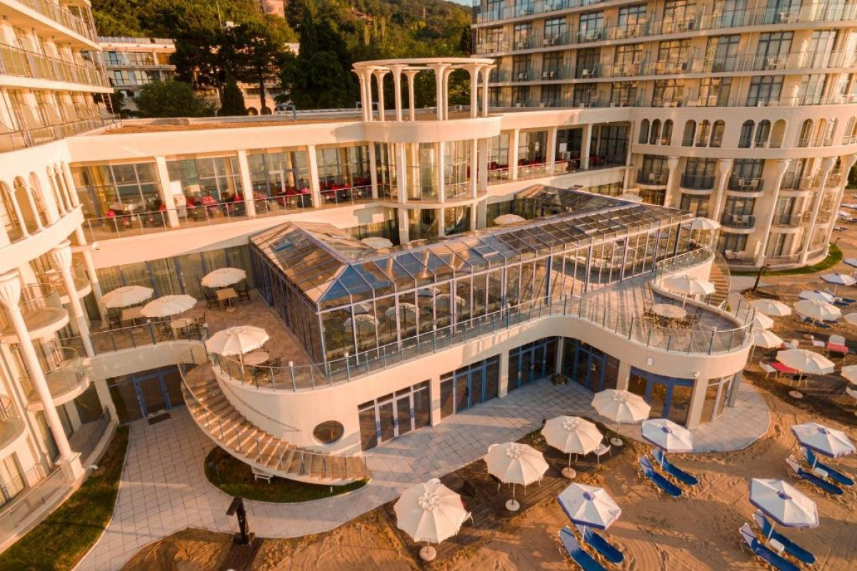 AZALIA Hotel