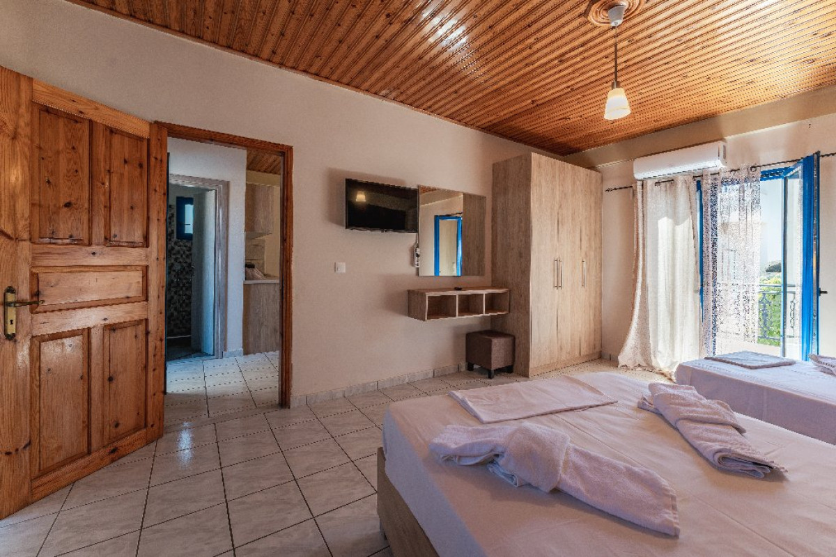 Parthenon Studio Apartments, Anaxos