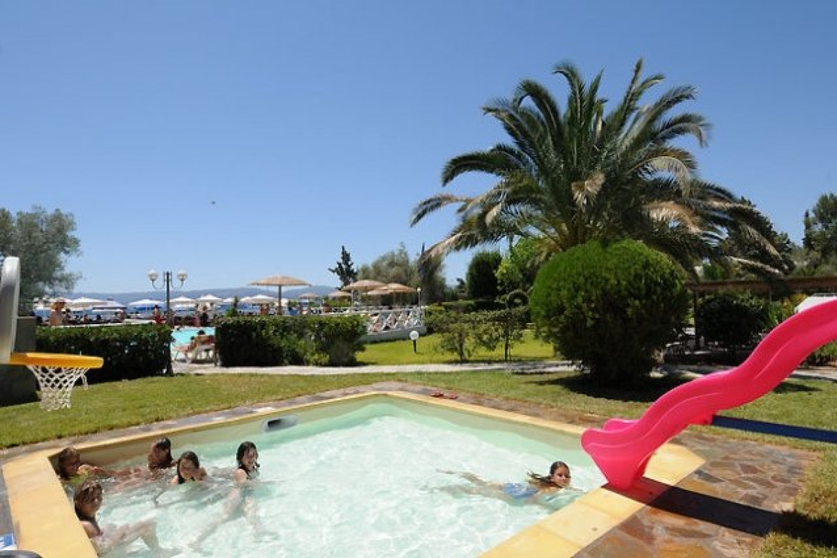 Grand Bleu Hotel (Eretria)