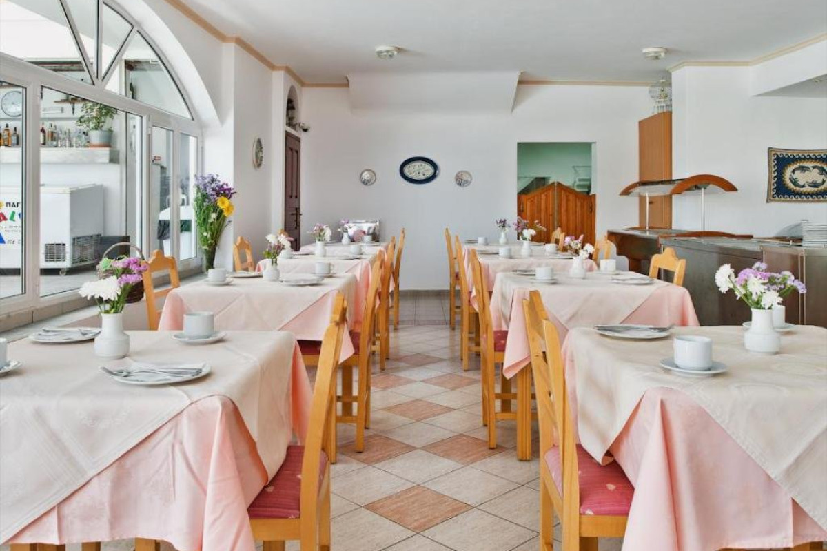 Makarios (Kamari - Santorini)