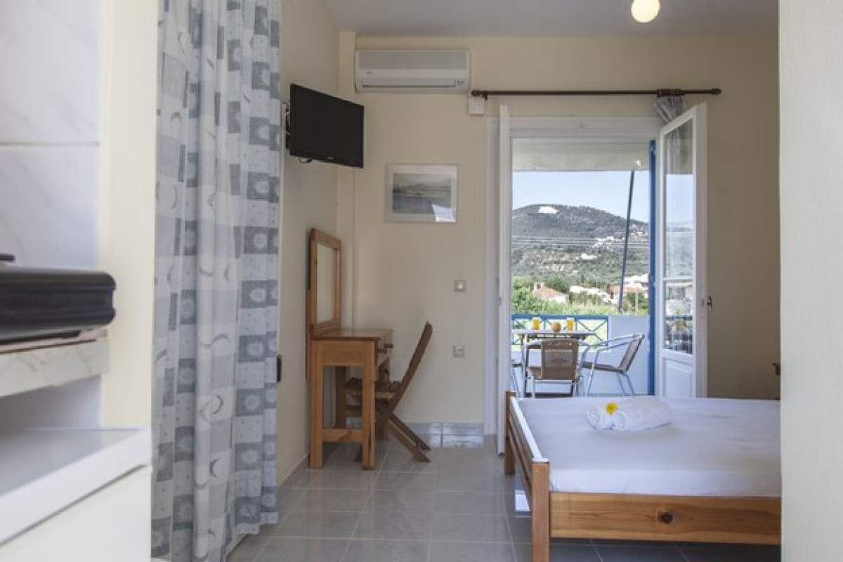 Thanasis Studios (Lygia)
