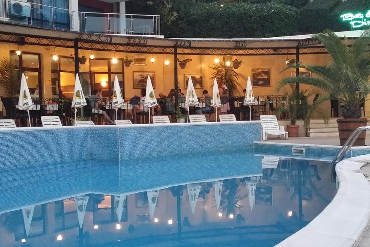 Royal Cove ApartHotel